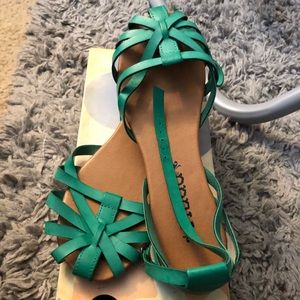 Mudd green sandals
